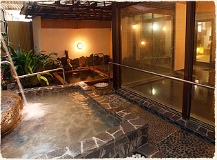 旅館みかんの木の綺麗な露天風呂つき大浴場