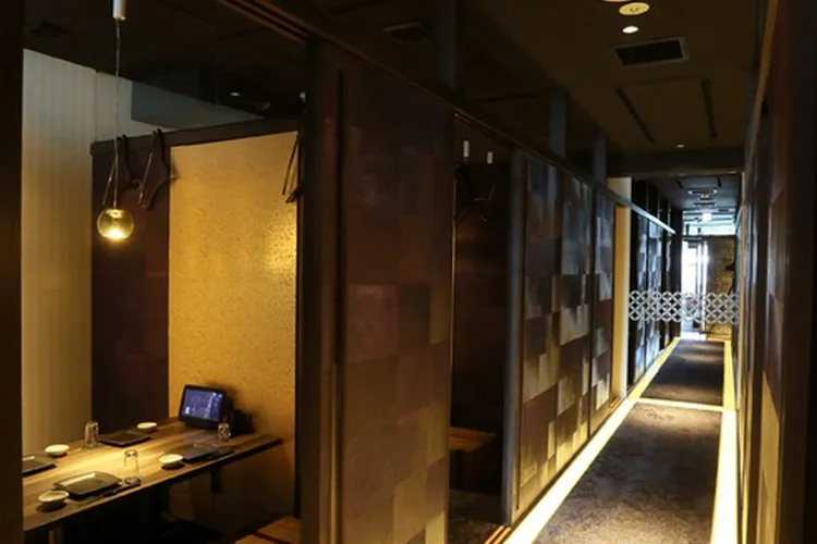 福島県のおすすめデートスポット「全席個室 楽蔵‐RAKUZO‐ 郡山駅前店」の店内