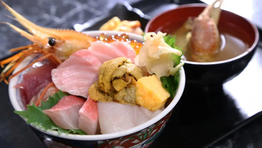 福島県いわき市「さかなや食堂ウロコジュウ」の海鮮丼