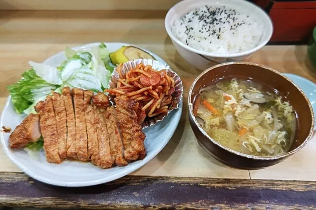 福島のおすすめ観光食べ歩きスポット「八兵衛食堂」