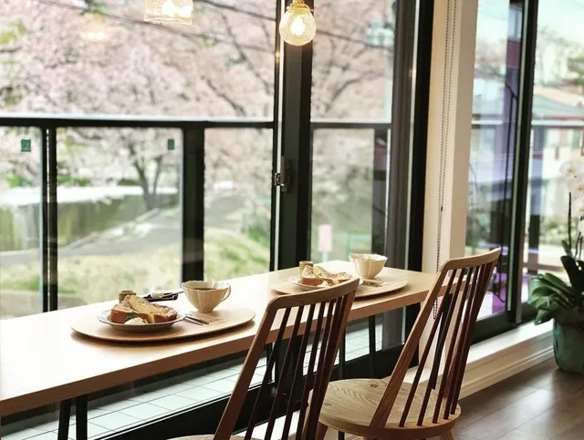 福島県群山市のカフェ　かわいい