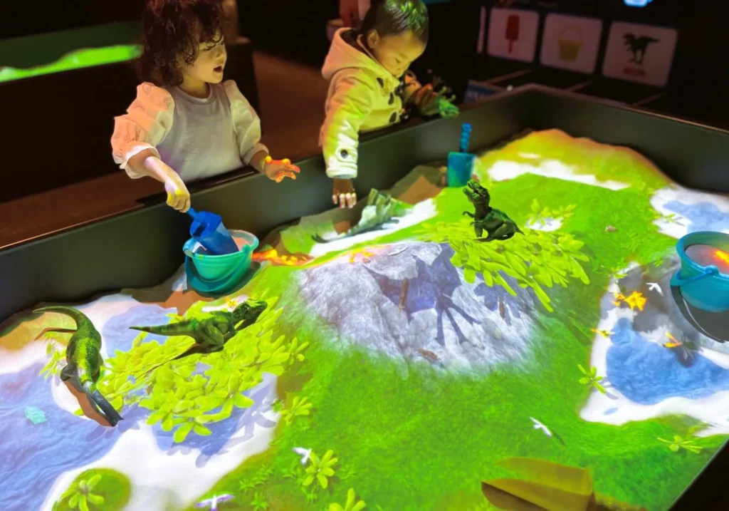 リトルプラネットMOLTI郡山で小さい子供が遊んでいる様子