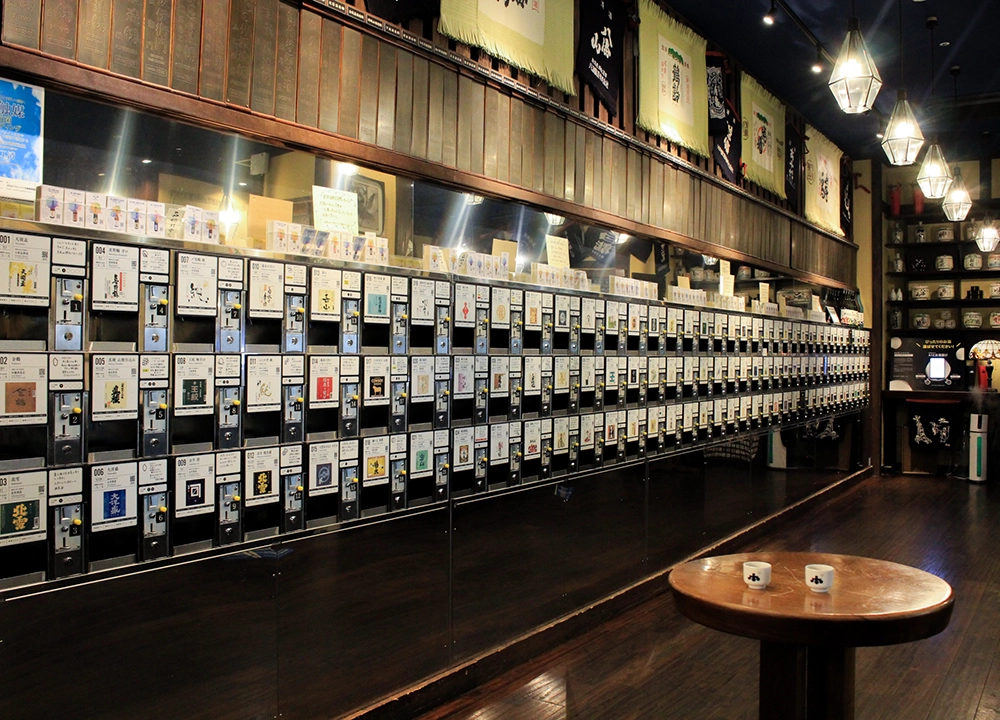 新潟の日本酒の代表銘柄を並べた様子