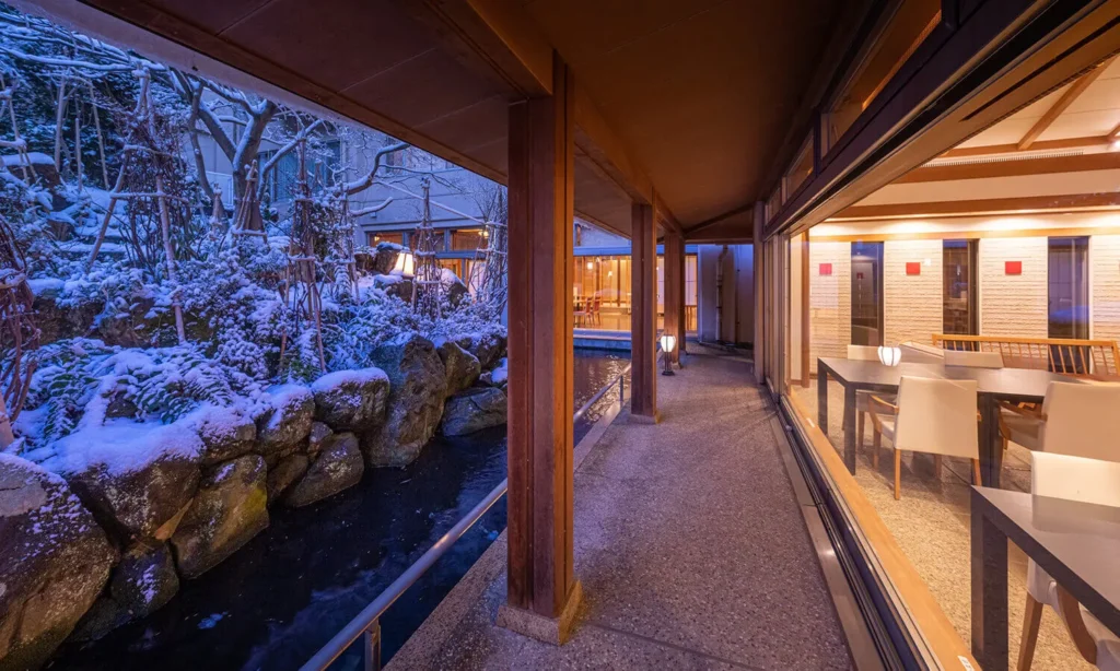 新潟県「岩室温泉」