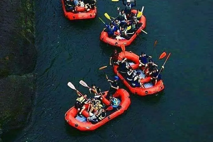 南魚沼でのラフティングの様子