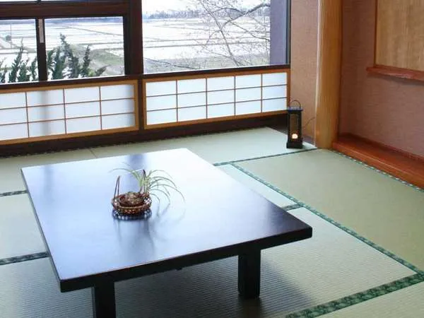 新潟県佐渡島モデルコース
朱鷺の郷 佐渡しいざき温泉 ホテル ニュー桂