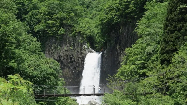 新潟　苗名滝