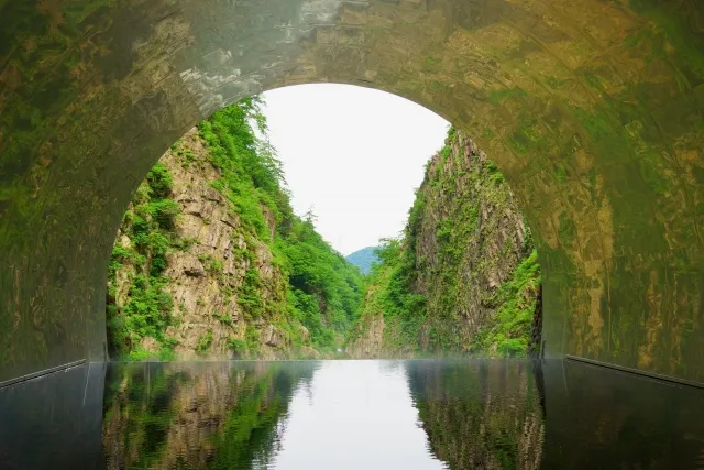 新潟　清津峡　自然　観光スポット