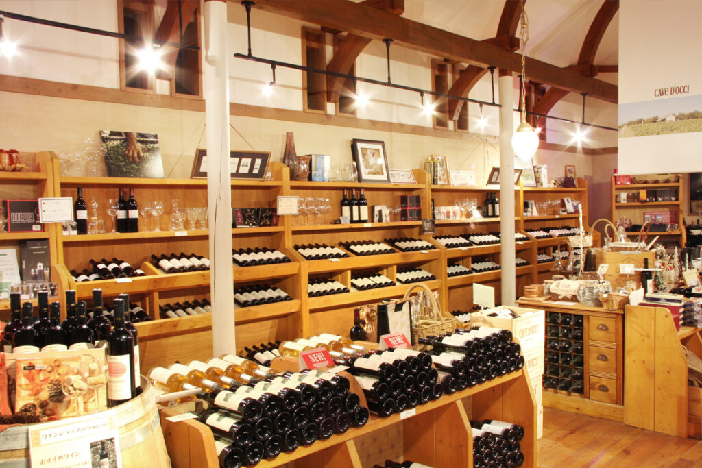 新潟ワインコーストにある大量のワインが並ぶショップ